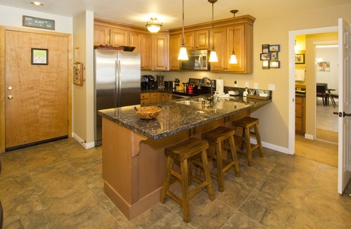 Mammoth Lakes Condo | St Anton Condos #8 (2-Bedroom) with Pool by RedAwning