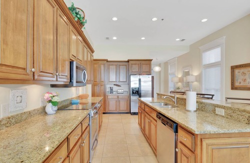 Saint Simons Island Condo | St. Simons Oceanfront Condo Elevator Walk to Beach Great Pool