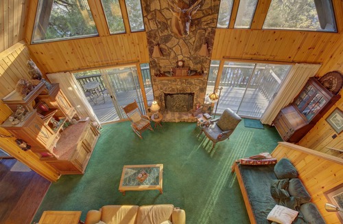 Blue Jay House | Stay In Lakefront Gem Once Owned By World Famous Celebrity Dick Clark