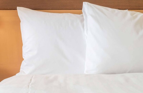 Carlsbad Hotel | Stay Near the Sand | Free Breakfast, Pool & Gym