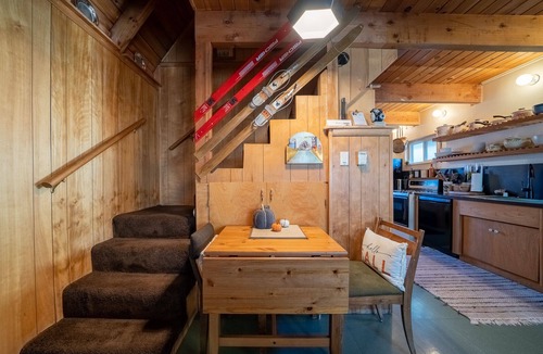 Big Bear City Cabin | Stay, play & enjoy the clean mountain air!
