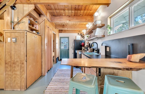 Big Bear City Cabin | Stay, play & enjoy the clean mountain air!
