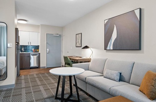 Woodland Hotel | Staybridge Suites Sacramento Woodland by IHG
