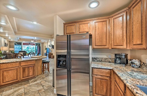 Bullhead City Condo | Step-Free Bullhead City Condo w/Balcony!