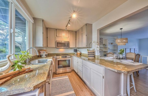Downtown Monterey House | Steps from the Beach and Restaurants with 2 Masterbedrooms