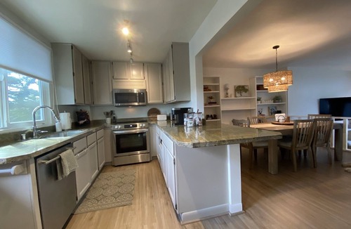 Downtown Monterey House | Steps from the Beach and Restaurants with 2 Masterbedrooms