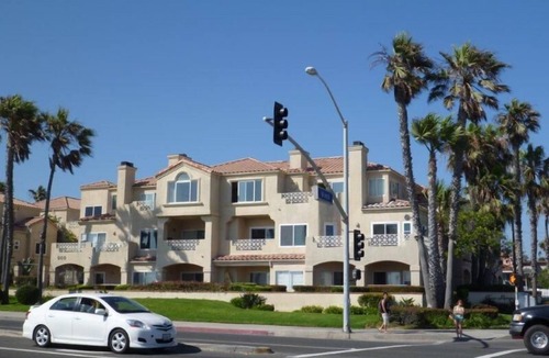 Huntington Beach Condo | STEPS FROM THE BEACH - HUNTINGTON CONDO - BEAT THE HOTEL COSTS