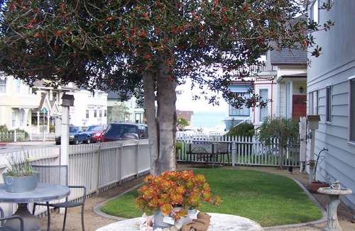 Pacific Grove Apartment | Steps to the Beach-License # 0178