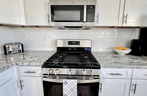 Huntington Beach Apartment | Steps to the Sand Studio All Amenity Huntington Beach