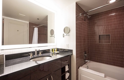 Las Vegas Resort | Studio located 1 Block from Center Strip with Kitchenette and Sofabed