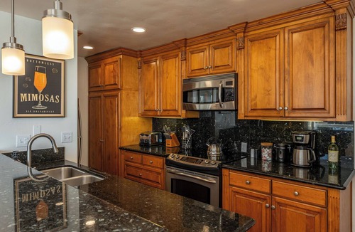 South Mission Beach Condo | Stunning Bay View Condo - Top Floor with AC