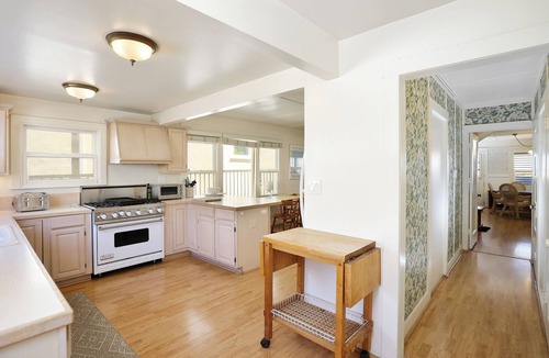 Balboa Peninsula Cottage | Stunning Beachfront Home in Prime Newport Location! Walk to Dining & Shopping