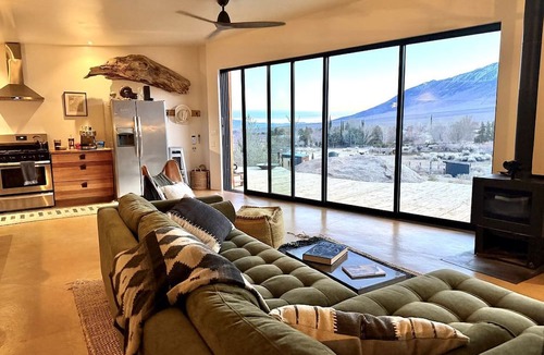 Lone Pine Cabin | Stunning Lone Pine Accommodation for Romantic Getaways in California