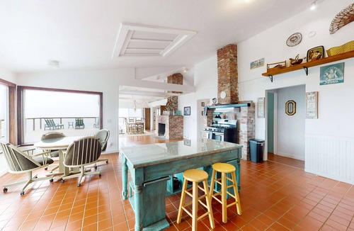 Elk House | Stunning Ocean Bluff Estate in Elk w Views, Deck
