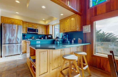 Manchester House | Stunning ocean view home with hot tub and deck