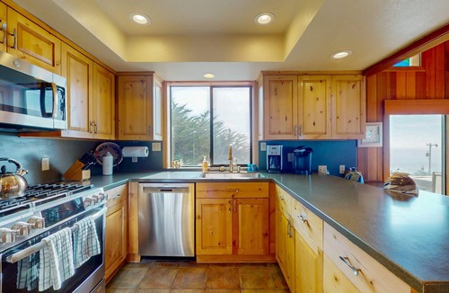Manchester House | Stunning ocean view home with hot tub and deck