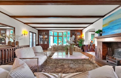 North Arroyo Villa | Stunning Rose Bowl Mansion 5 Minutes Walk!