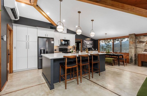 Oakhurst House | Stunning views | Hot tub | Games | 5BR Sleeps 14