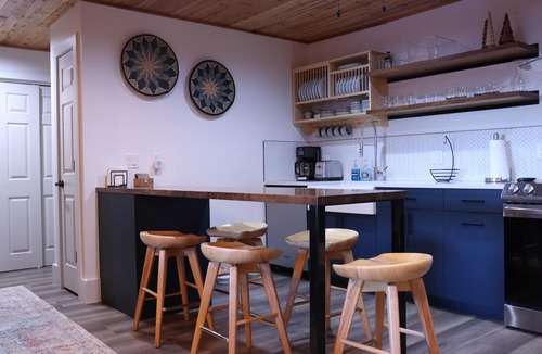 Avon Condo | Stylish 2BD 2BA. Steps to Beaver Creek Shuttle. Remodeled.