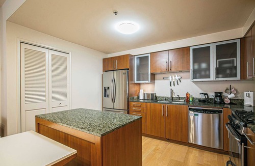 Rincon Hill Apartment | Stylish 2BR Apartment in Downtown Lansing｜Workspace Included｜Pet-Friendly #41904