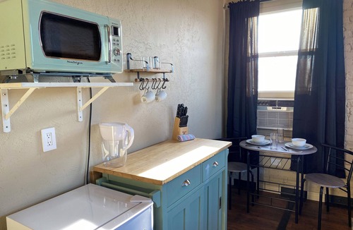 Westlake Hotel | Stylish & Cozy Downtown LA Stay for Two