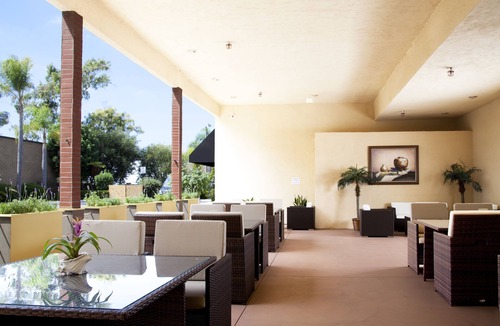 Torrance Hotel | Stylish Executive Double Suite near Torrance and Coastal Destinations