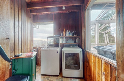 Elk House | Stylish Oceanfront Home with Stunning Bluff Views, Deck & Veranda - Near Beaches