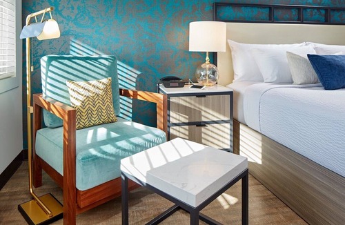 Beach Barber Tract Hotel | Stylish Room with Sunset & Beach Views – Swimming Pool to Unwind!