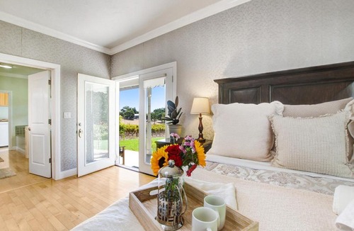 Windsor House | Stylish Vineyard Living at Winemakers Estate