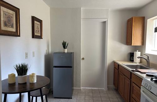 Arden-Arcade House | Suite A with private kitchen