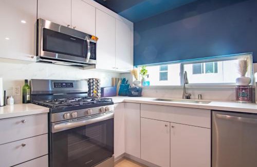 NoHo Arts District House | Suite Sienne at Case Collective