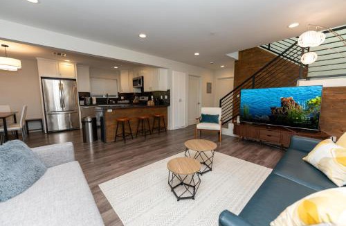 NoHo Arts District Apartment | Summer Escape Near Universal Studios!