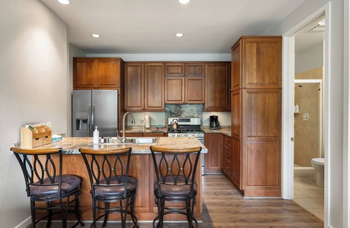 Old Town Condo | Summer Escape Riverfront Stay in WP