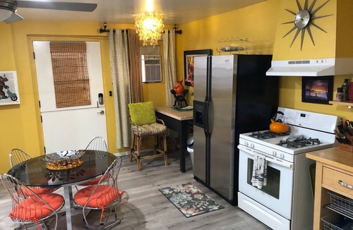 San Clemente Apartment | * Summer Fun: San Clemente's Treasure By the Beach*