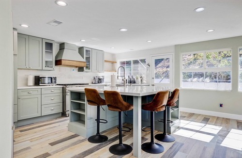 Hidden Valley House | Summer in San Diego Walk to Beach, Dog Friendly, Hot Tub, Fire Pit