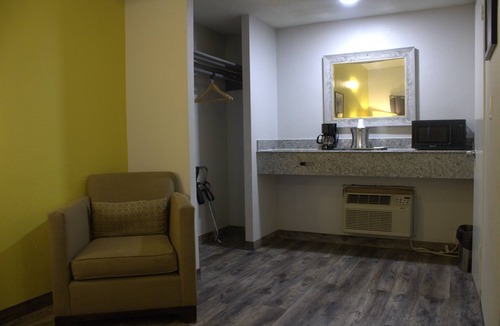East Side Costa Mesa Hotel | Sunset Inn