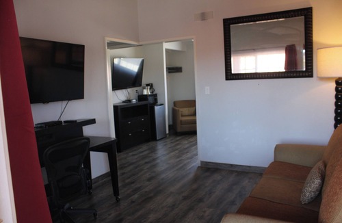 East Side Costa Mesa Hotel | Sunset Inn