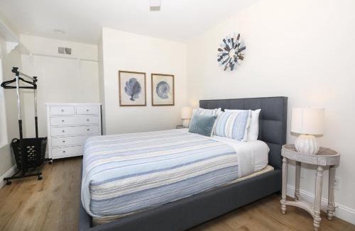 Townsite House | Sunset On The Strand