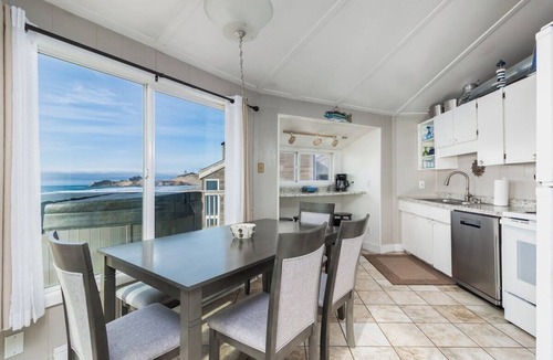 Kiwanda Shores House | Sunset West Oceanfront hot-tub house. 5 bedrooms!