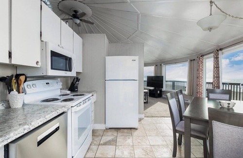 Kiwanda Shores House | Sunset West Oceanfront hot-tub house. 5 bedrooms!