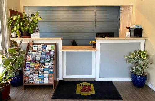 Red Bluff Hotel | Super 8 by Wyndham Red Bluff