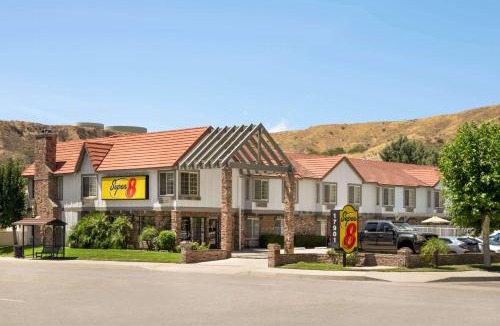 Canyon Country Hotel | Super 8 by Wyndham Santa Clarita/Valencia