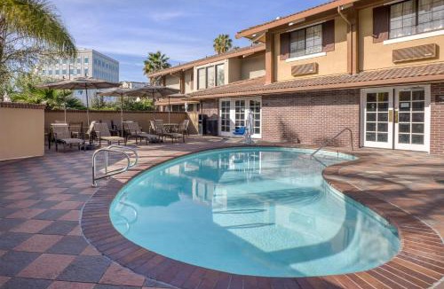 Mountain View Hotel | SureStay Plus Hotel by Best Western Mountain View