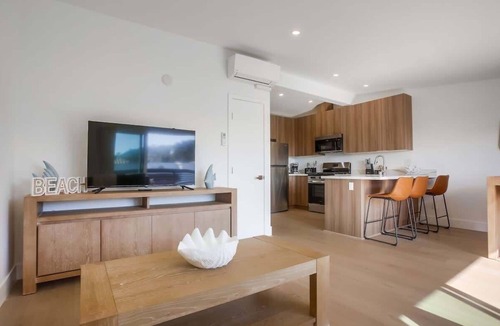 Country Club Apartment | Surf Spot 1 - walk to beach