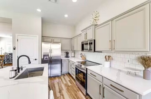 Surprise Farms House | Surprise Getaway with Heated Pool Included! Close to Spring Training and Golf!