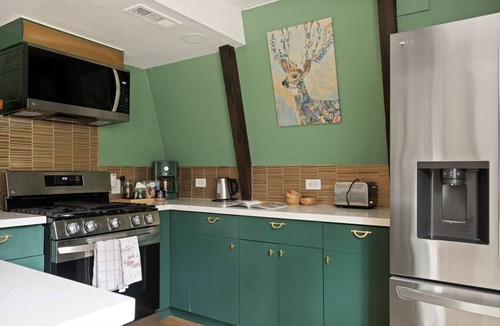 Summit Estates House | Swiss Bliss, Ideal Location w Hot Tub & BBQ