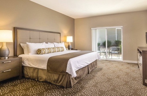 Windsor Resort | Take in the beautiful and distinctive wine country!