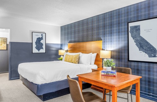 Dunsmuir Hotel | The Angler Lodge