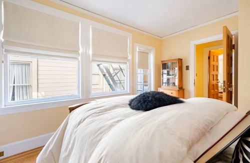 Nob Hill Cabin | The Audrey Hepburn Suite, atop of Nob Hill
