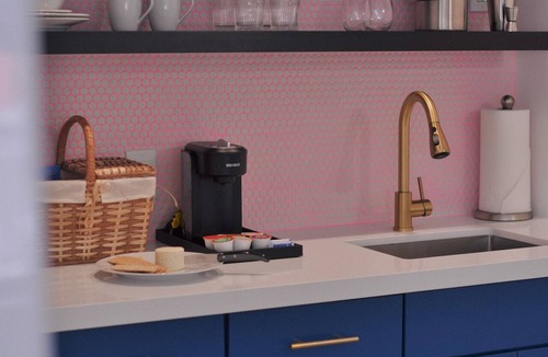 Warm Sands Hotel | The Barbie Suite · Adults-Only Palm Springs Pool